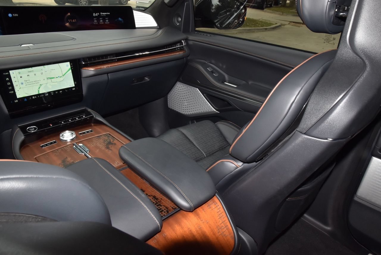 New 2026 Lincoln Navigator Black Label AWD/4WD image 18