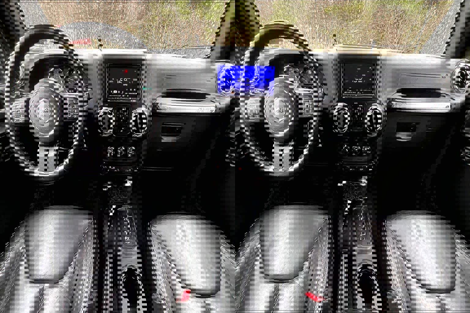 Used 2015 Jeep Wrangler Unlimited Sahara w/ Dual Top Group image 16