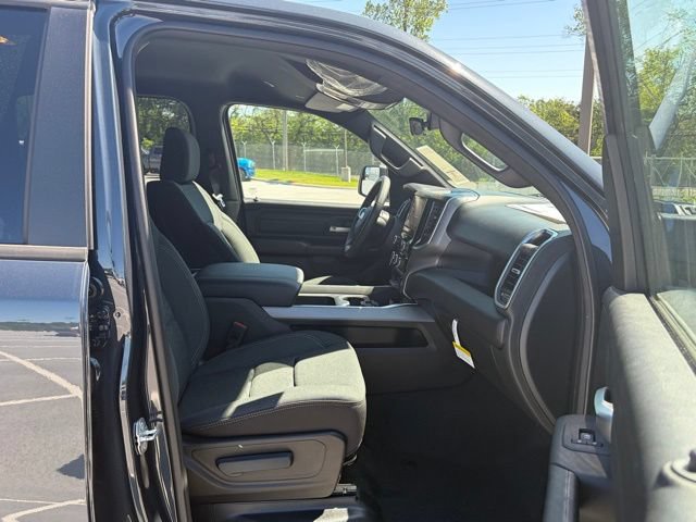 New 2026 RAM 1500 Express AWD/4WD image 24