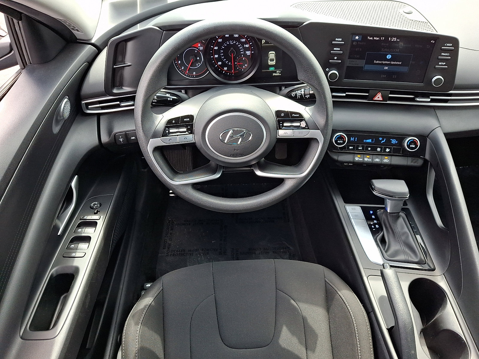 Used 2023 Hyundai Elantra SEL w/ Preferred Accessory Package image 11