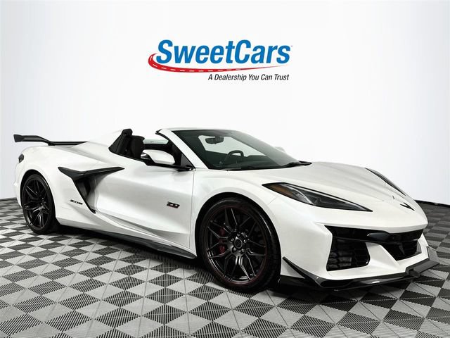 Used 2023 Chevrolet Corvette Z06 RWD image 1