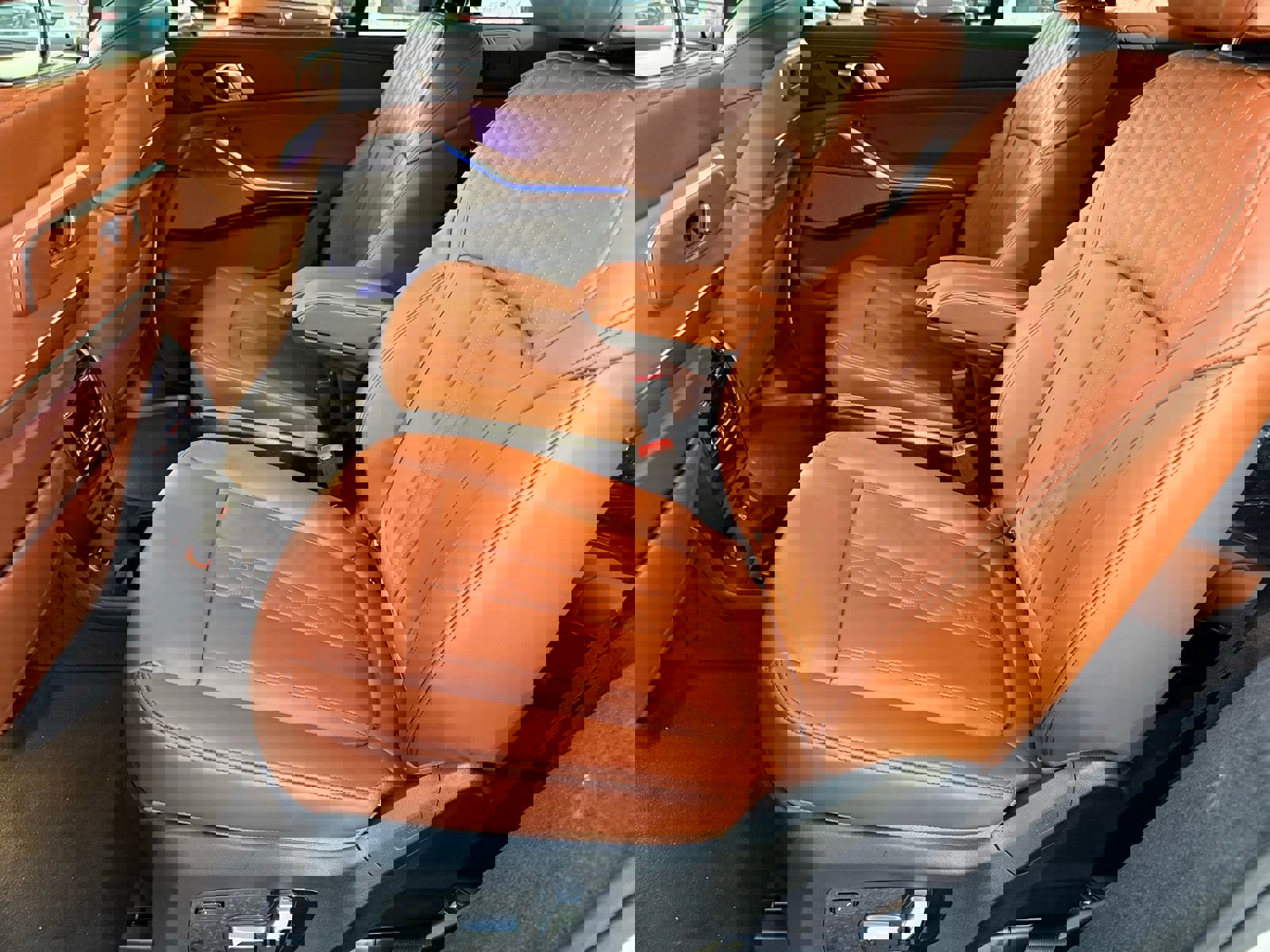 New 2026 BMW X7 M60i w/ Executive Package image 28