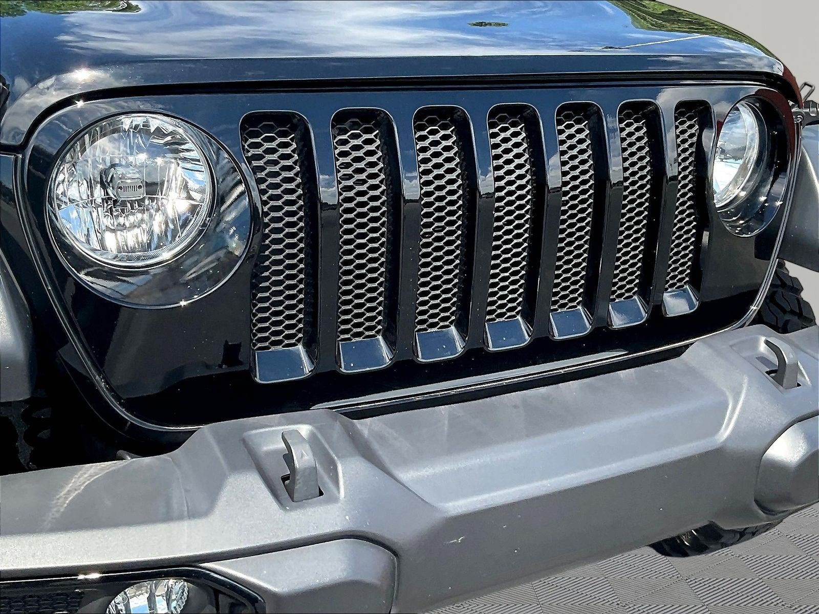 Used 2023 Jeep Wrangler Unlimited Sport AWD/4WD image 32