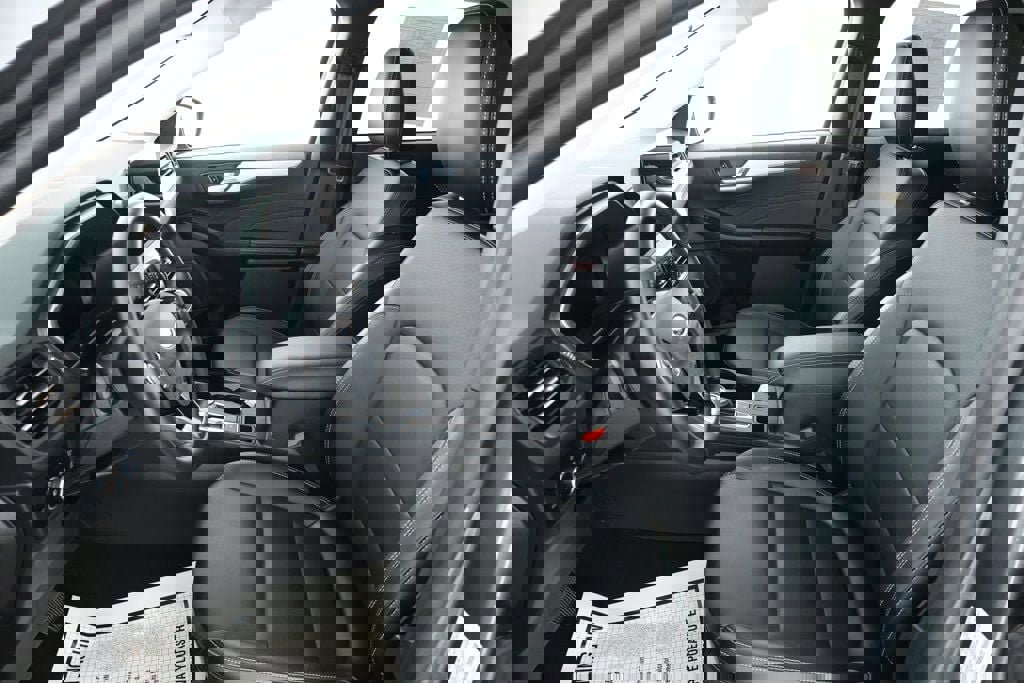 Used 2024 Ford Escape Platinum image 18