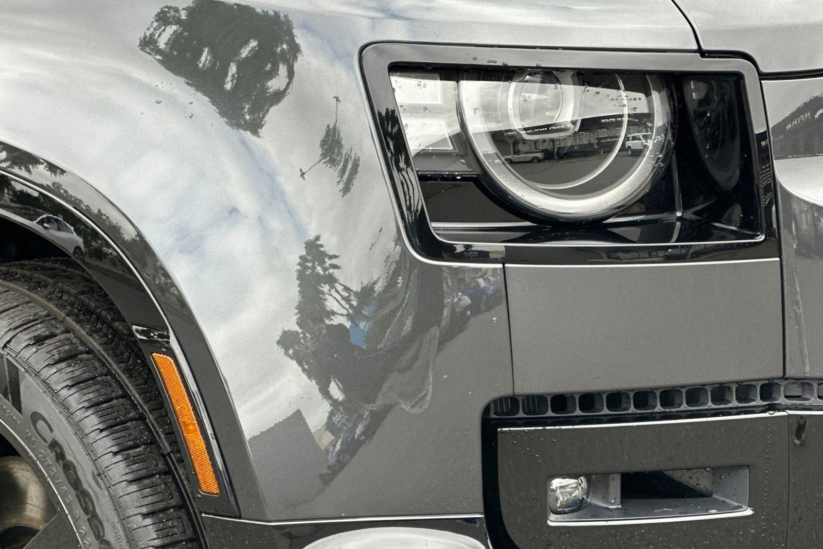 New 2026 Land Rover Defender 130 X-Dynamic SE image 11