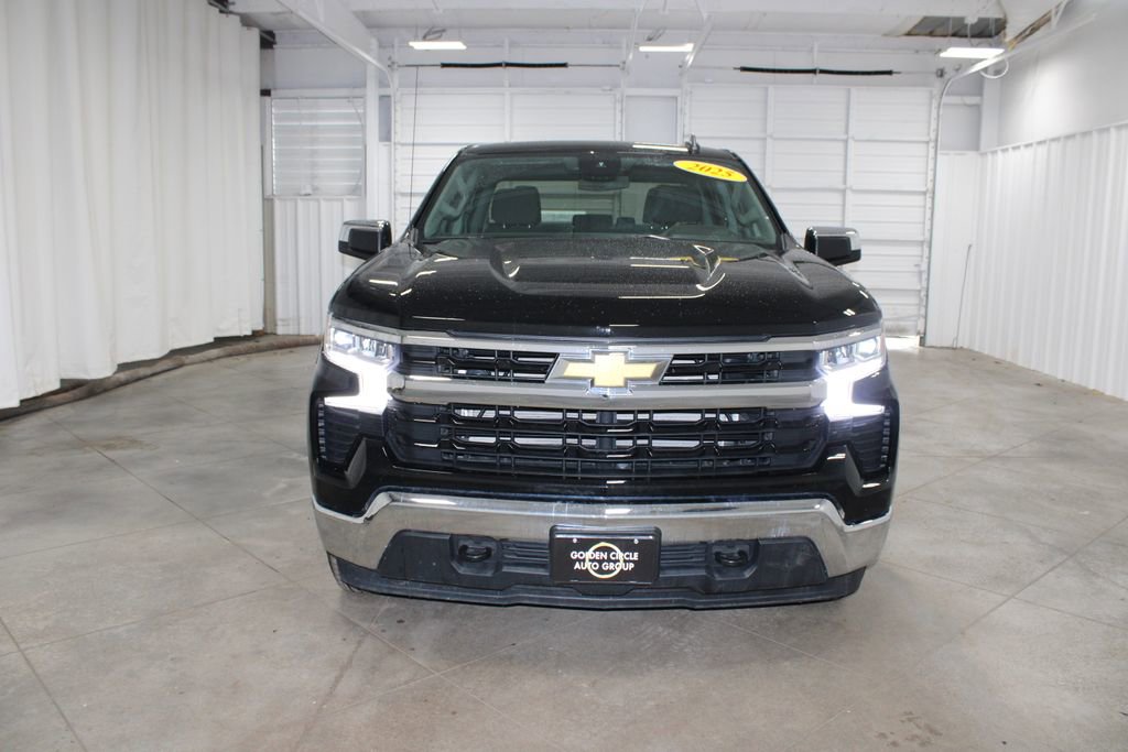 Used 2025 Chevrolet Silverado 1500 LT image 3