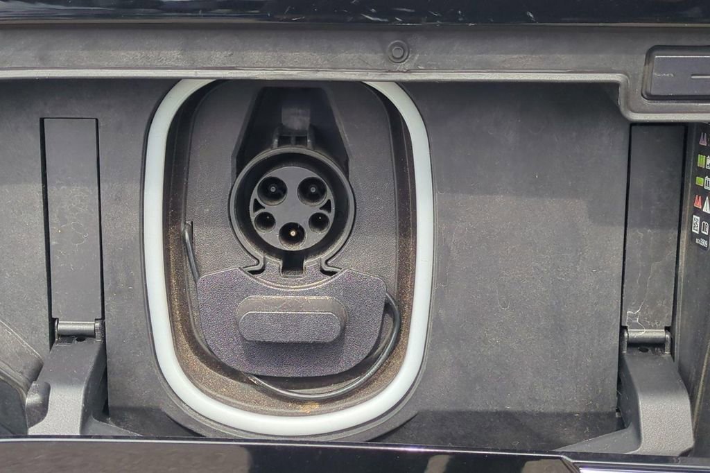 Certified 2024 Cadillac Lyriq Luxury image 31