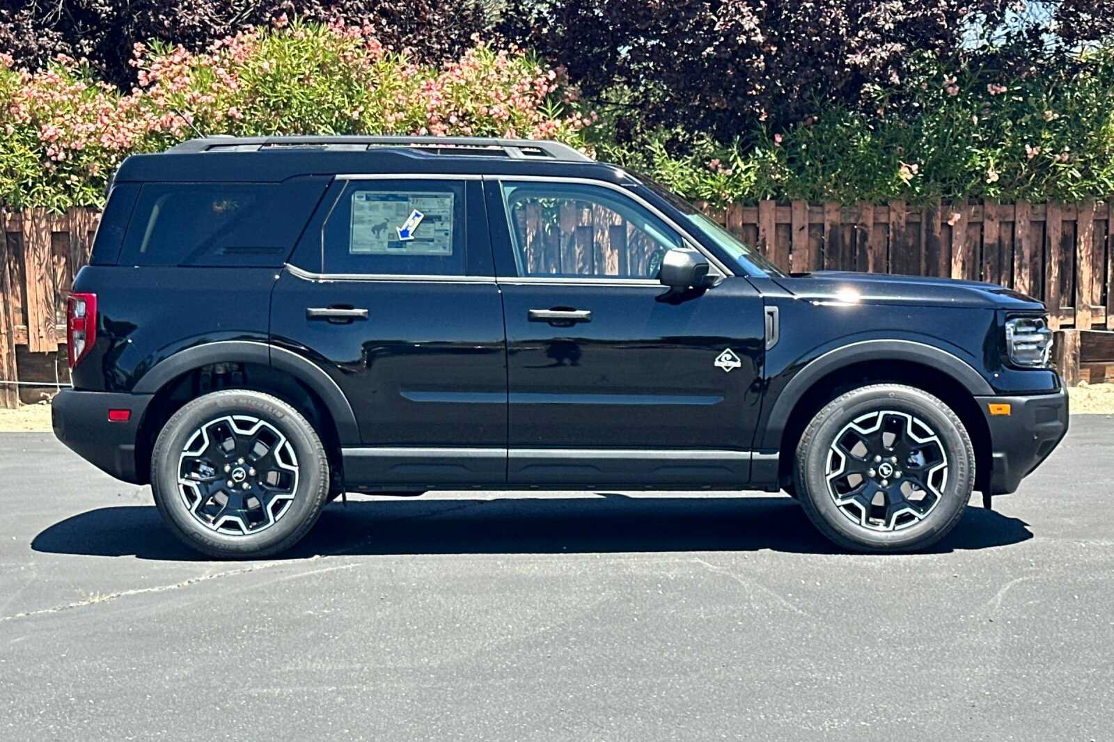 New 2026 Ford Bronco Sport Outer Banks w/ Outer Banks Tech Package+ AWD/4WD image 3