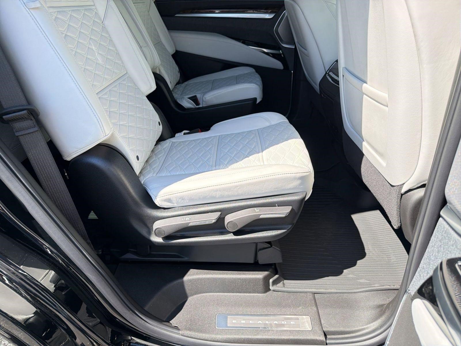 New 2026 Cadillac Escalade Platinum Sport AWD/4WD image 30