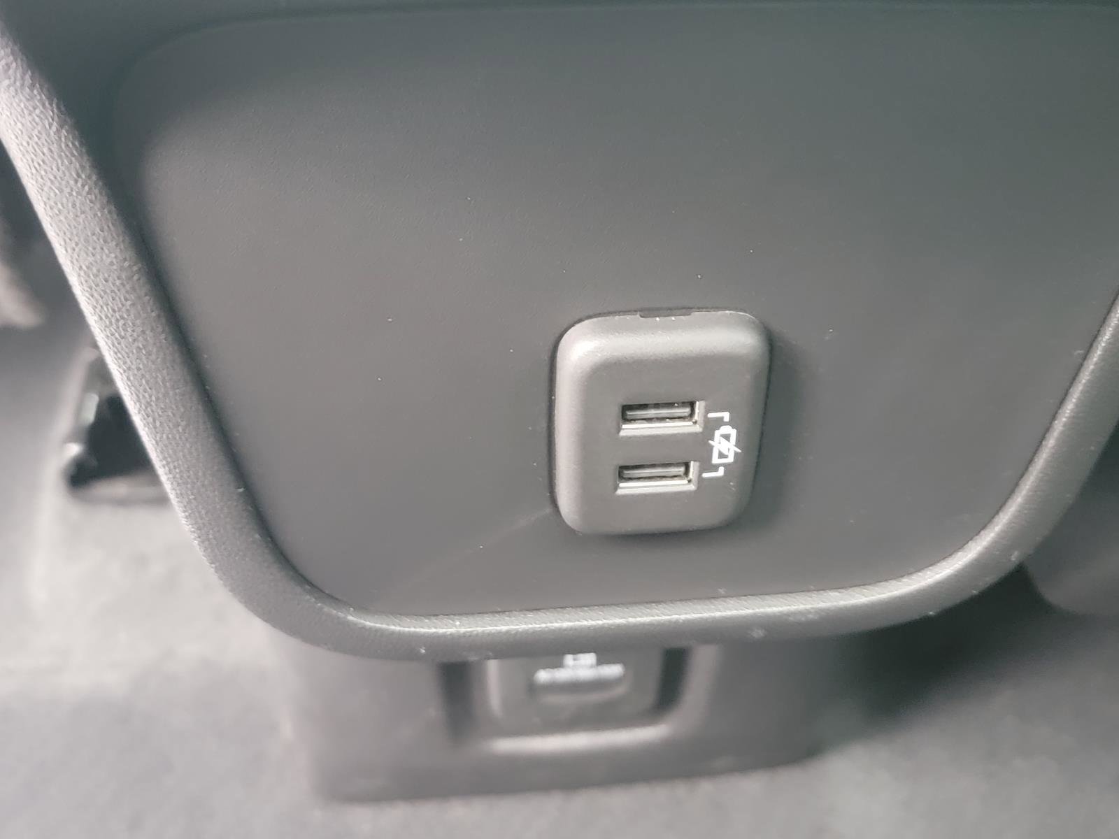 Used 2022 GMC Terrain SLT w/ Infotainment Package II image 27