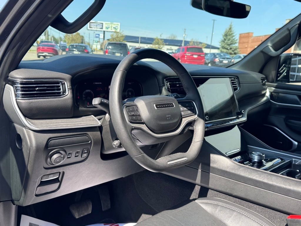 Used 2023 Jeep Wagoneer L Series II image 11