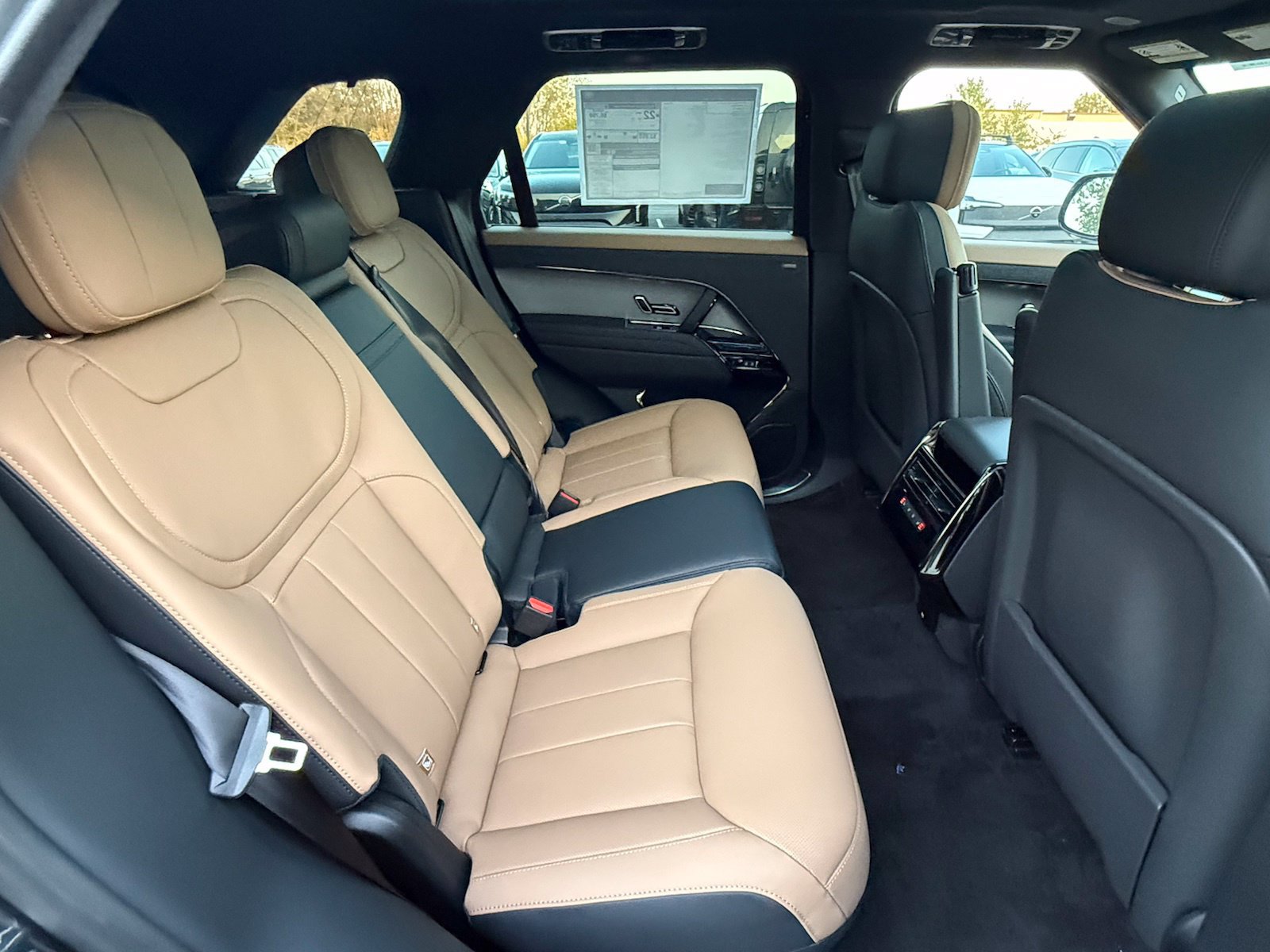 New 2026 Land Rover Range Rover Sport Dynamic SE AWD/4WD image 17