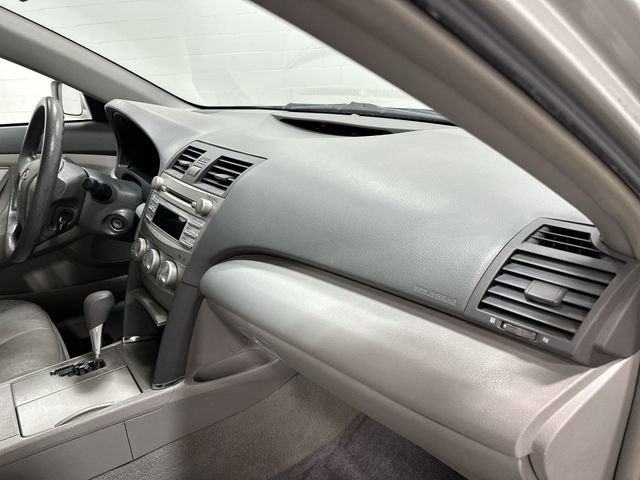 Used 2010 Toyota Camry LE FWD image 21