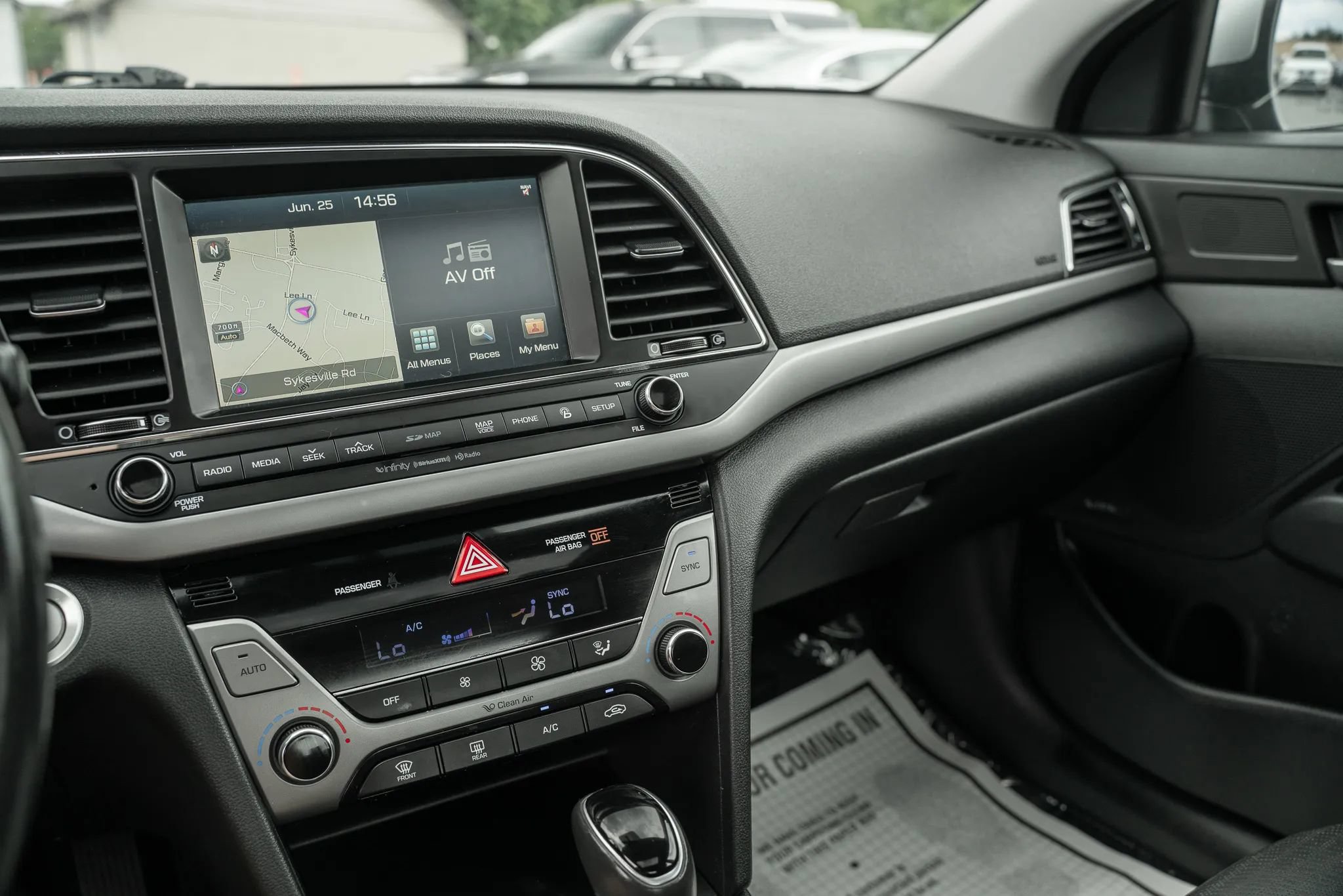 Used 2017 Hyundai Elantra Limited w/ Limited Tech Package 04 FWD image 19