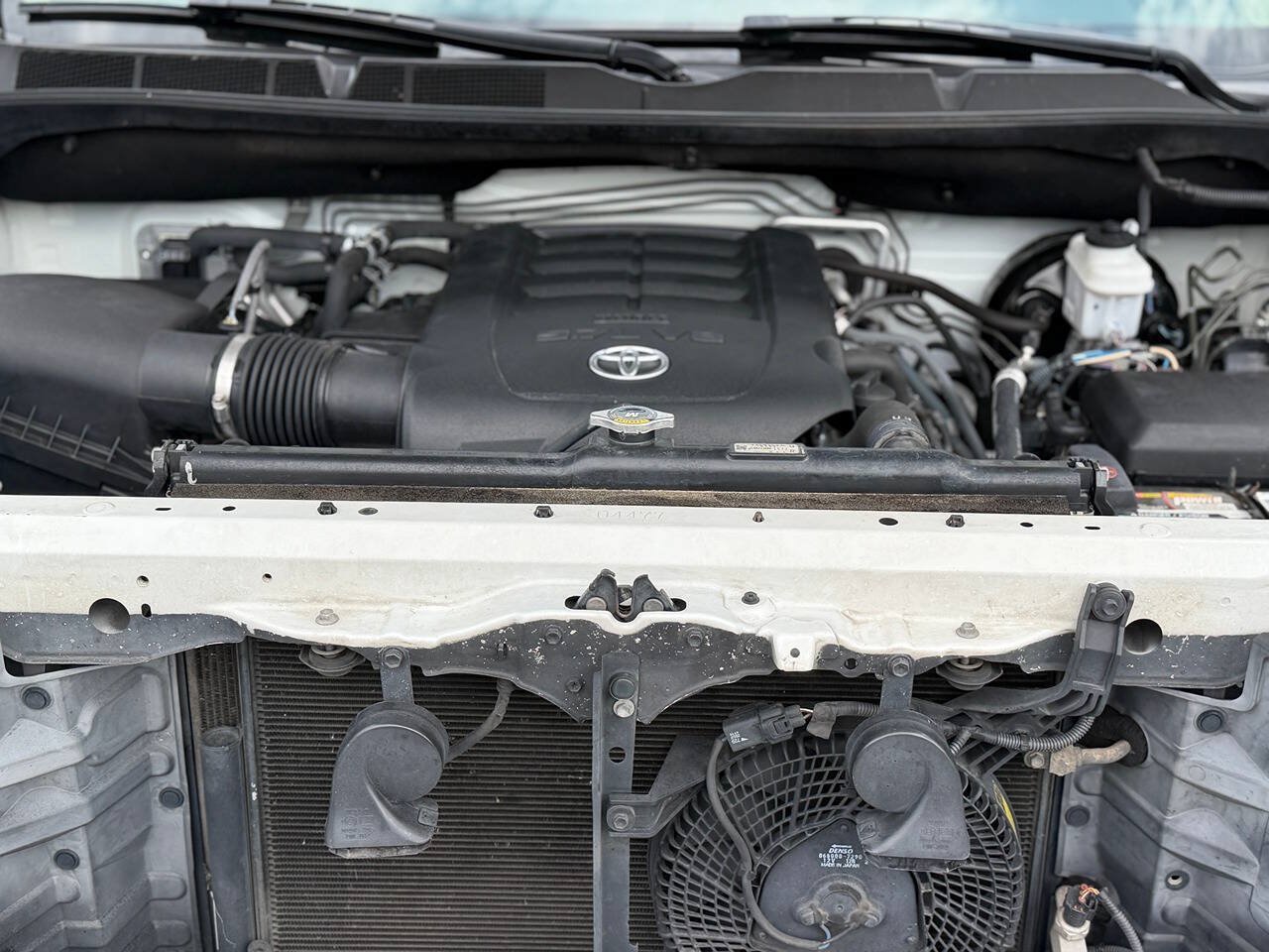 Used 2015 Toyota Sequoia Platinum AWD/4WD image 4