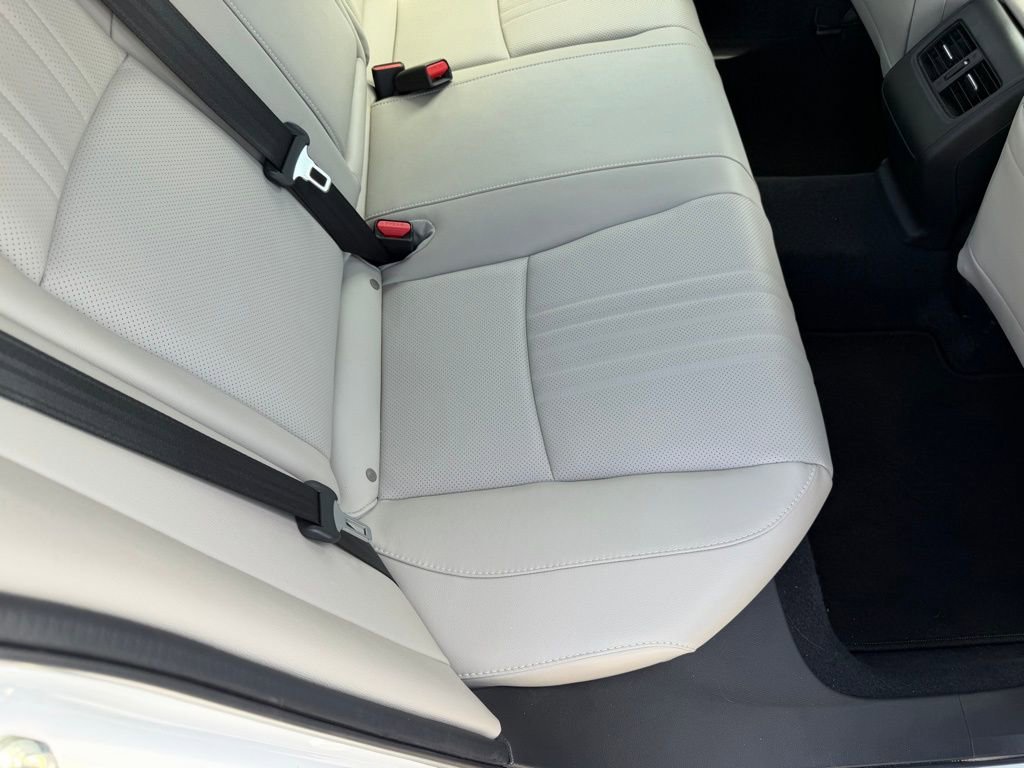 Used 2020 Honda Accord Touring image 18