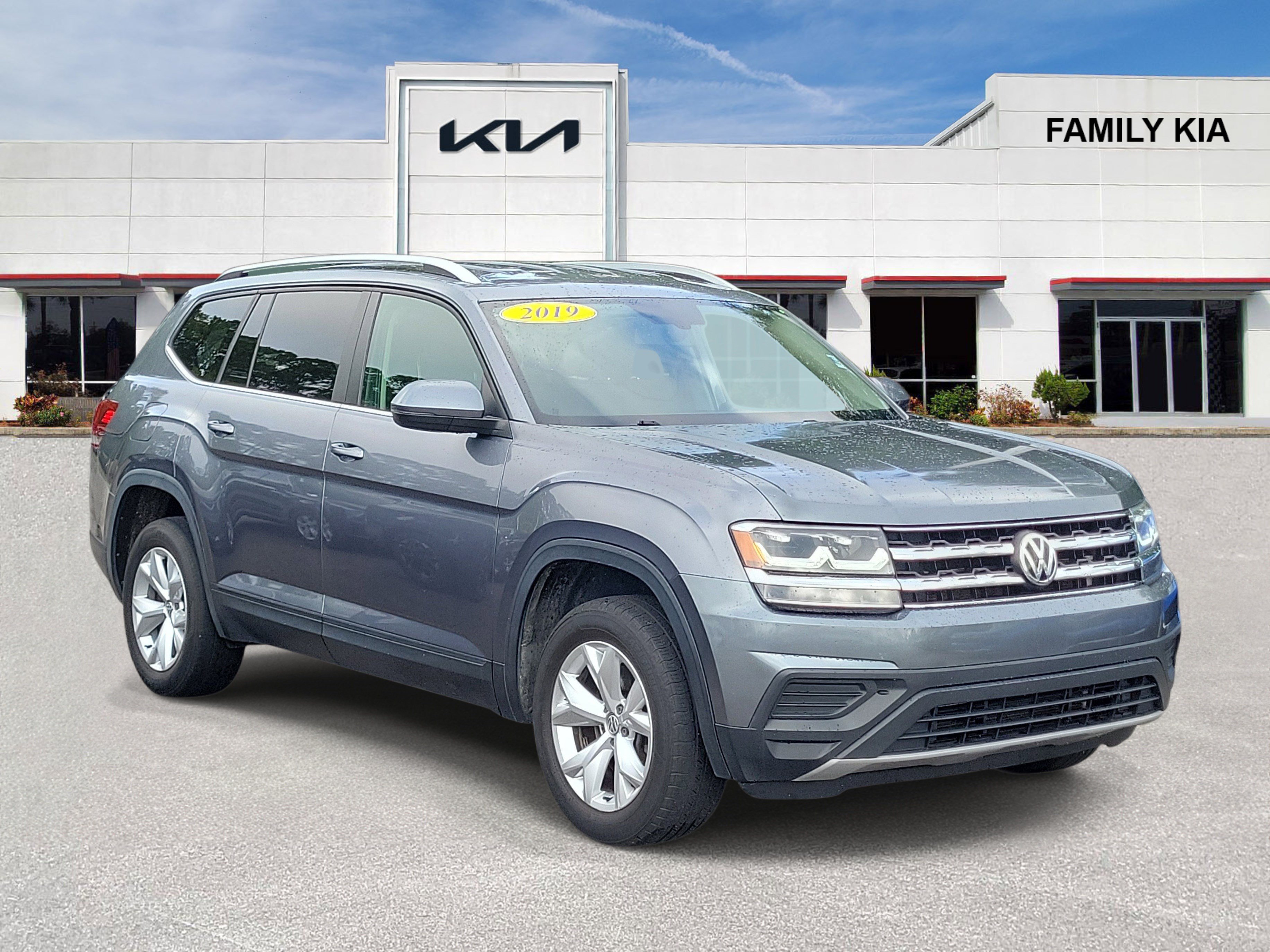 Used 2019 Volkswagen Atlas S FWD image 1