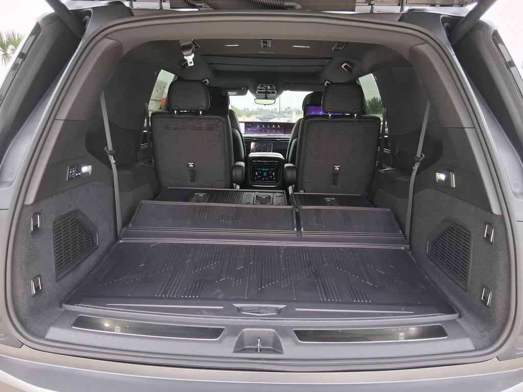 New 2026 Cadillac Escalade IQL Sport 1 w/ LPO, ONYX Package AWD/4WD image 6