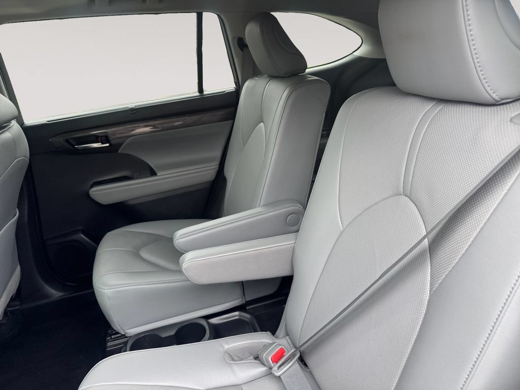 Used 2023 Toyota Highlander Limited AWD/4WD image 13