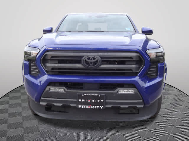 Used 2024 Toyota Tacoma SR5 AWD/4WD image 5