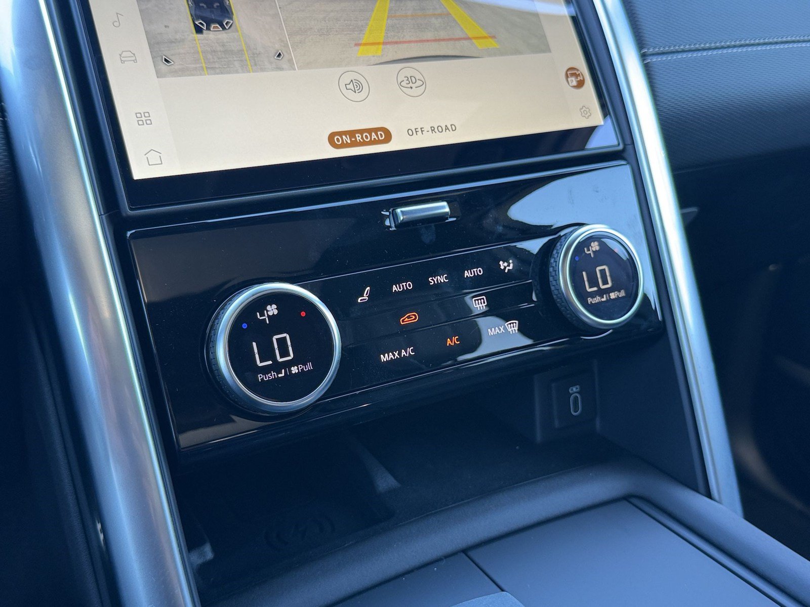 New 2026 Land Rover Discovery Dynamic SE AWD/4WD image 19