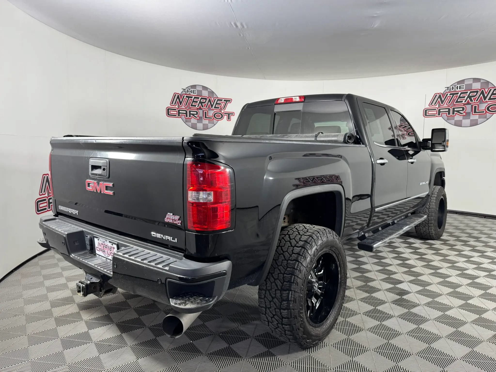 Used 2019 GMC Sierra 2500 Denali w/ Duramax Plus Package AWD/4WD image 7