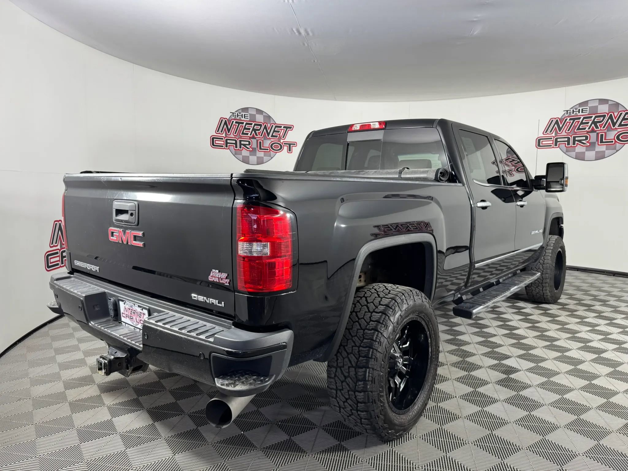 Used 2019 GMC Sierra 2500 Denali w/ Duramax Plus Package AWD/4WD image 7