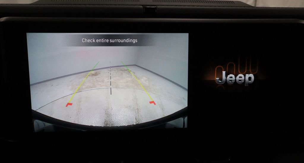 Used 2025 Jeep Wrangler Unlimited Sahara image 3