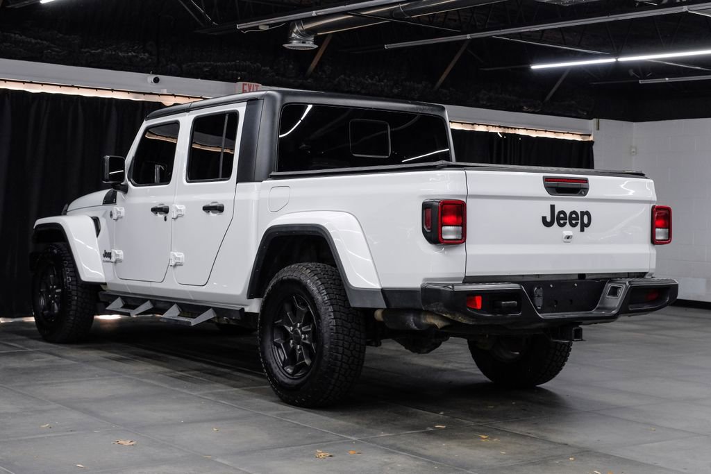 Used 2020 Jeep Gladiator Overland w/ LED Lighting Group AWD/4WD image 14