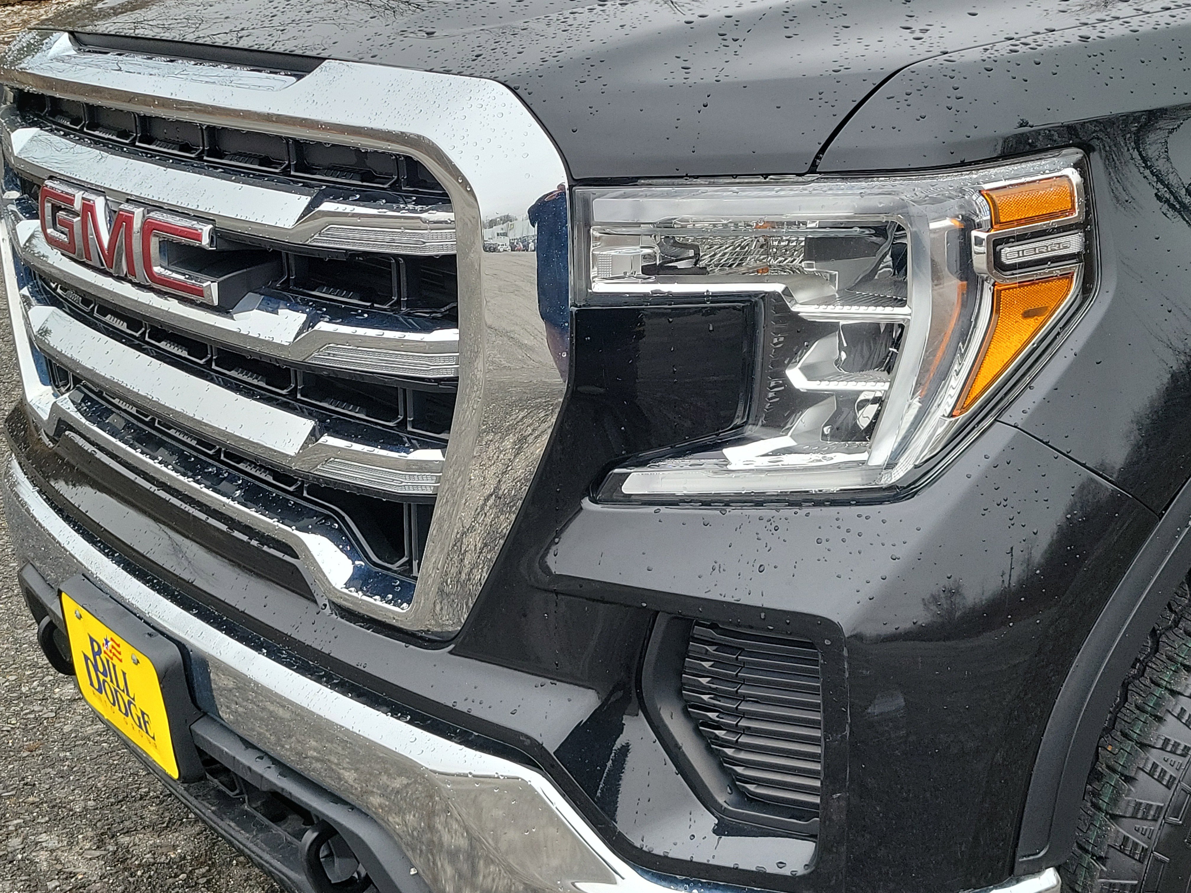 Used 2020 GMC Sierra 1500 SLE w/ SLE Value Package image 9