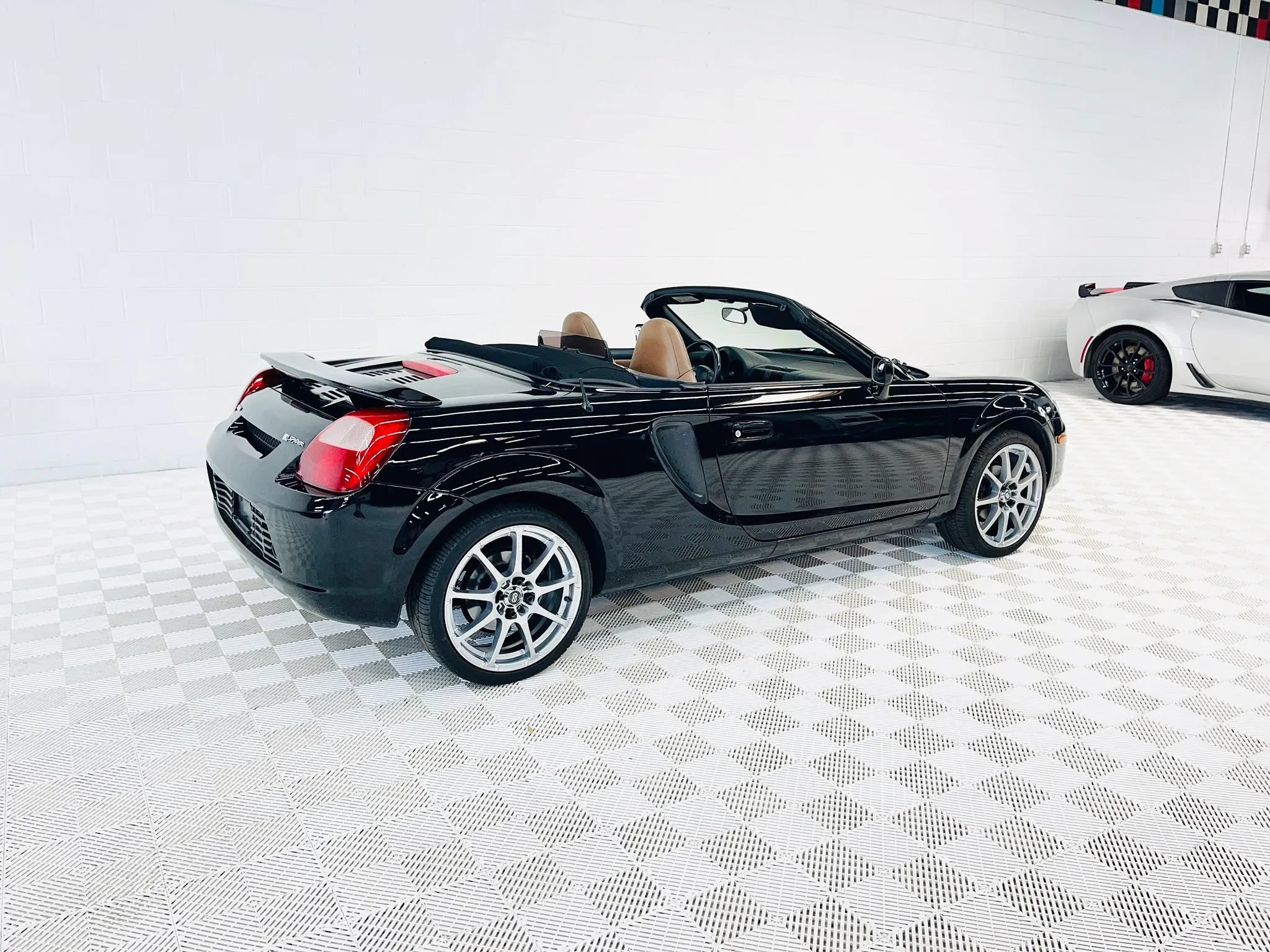 Used 2002 Toyota MR2 RWD image 32
