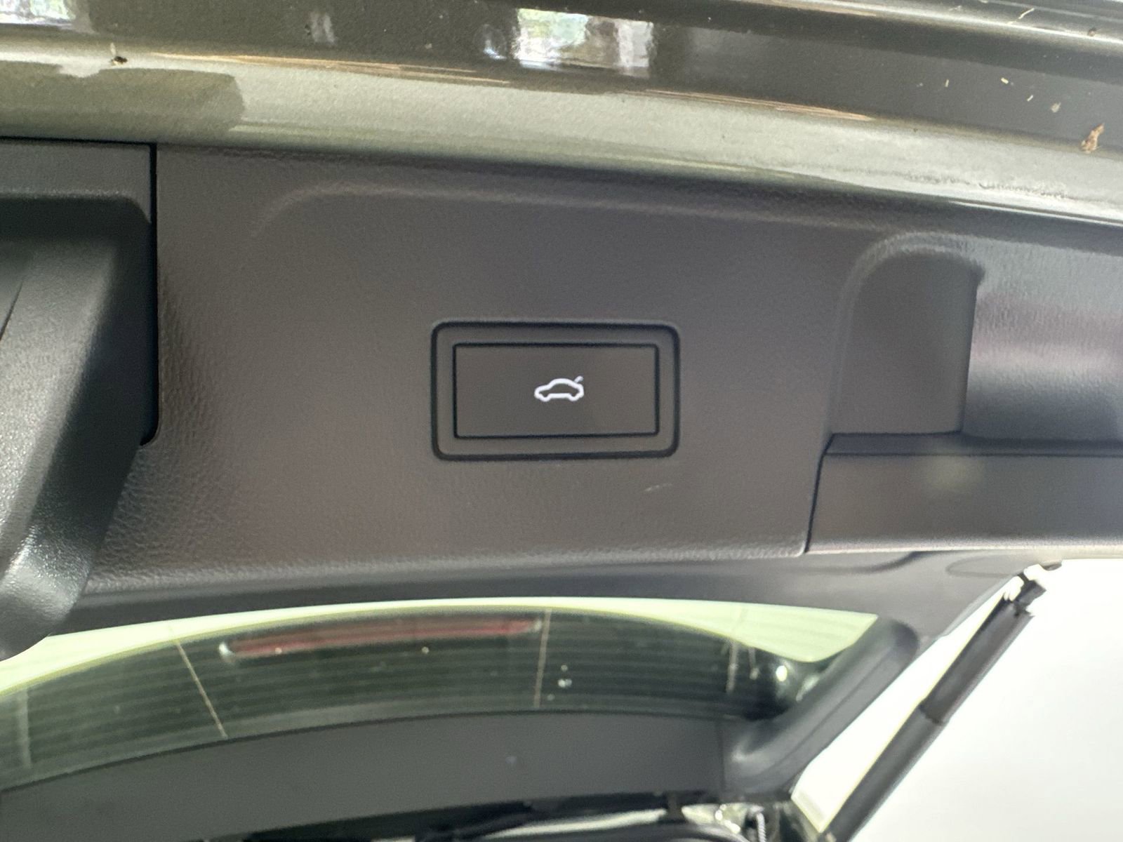 Used 2024 Volkswagen Atlas Peak Edition SEL image 36