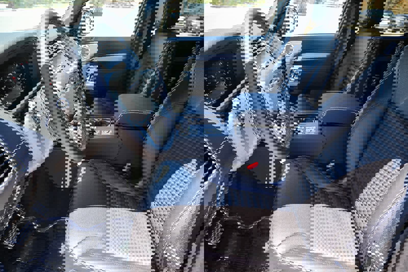 New 2025 Land Rover Discovery Dynamic SE image 17