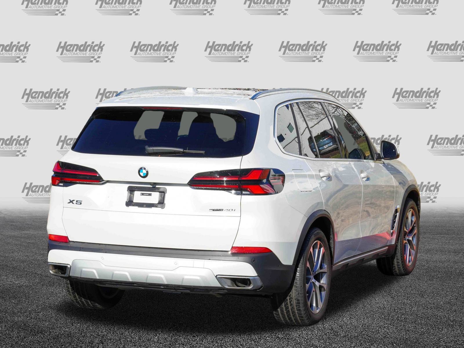 Used 2025 BMW X5 sDrive40i w/ Premium Package image 8