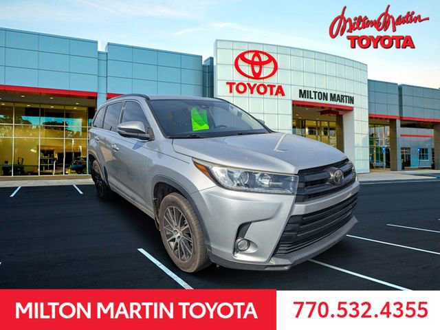 Used 2018 Toyota Highlander SE