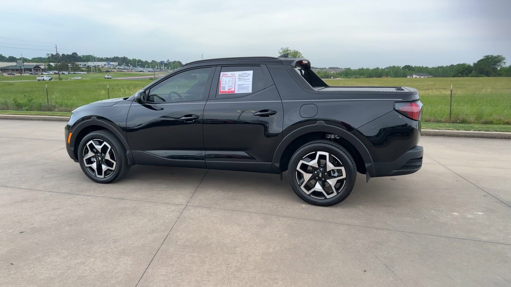 Used 2024 Hyundai Santa Cruz Limited AWD/4WD image 5