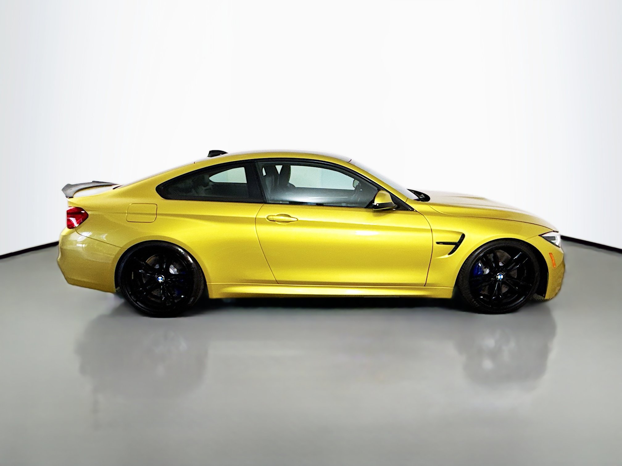 Used 2019 BMW M4 Coupe w/ Competition Package RWD image 11
