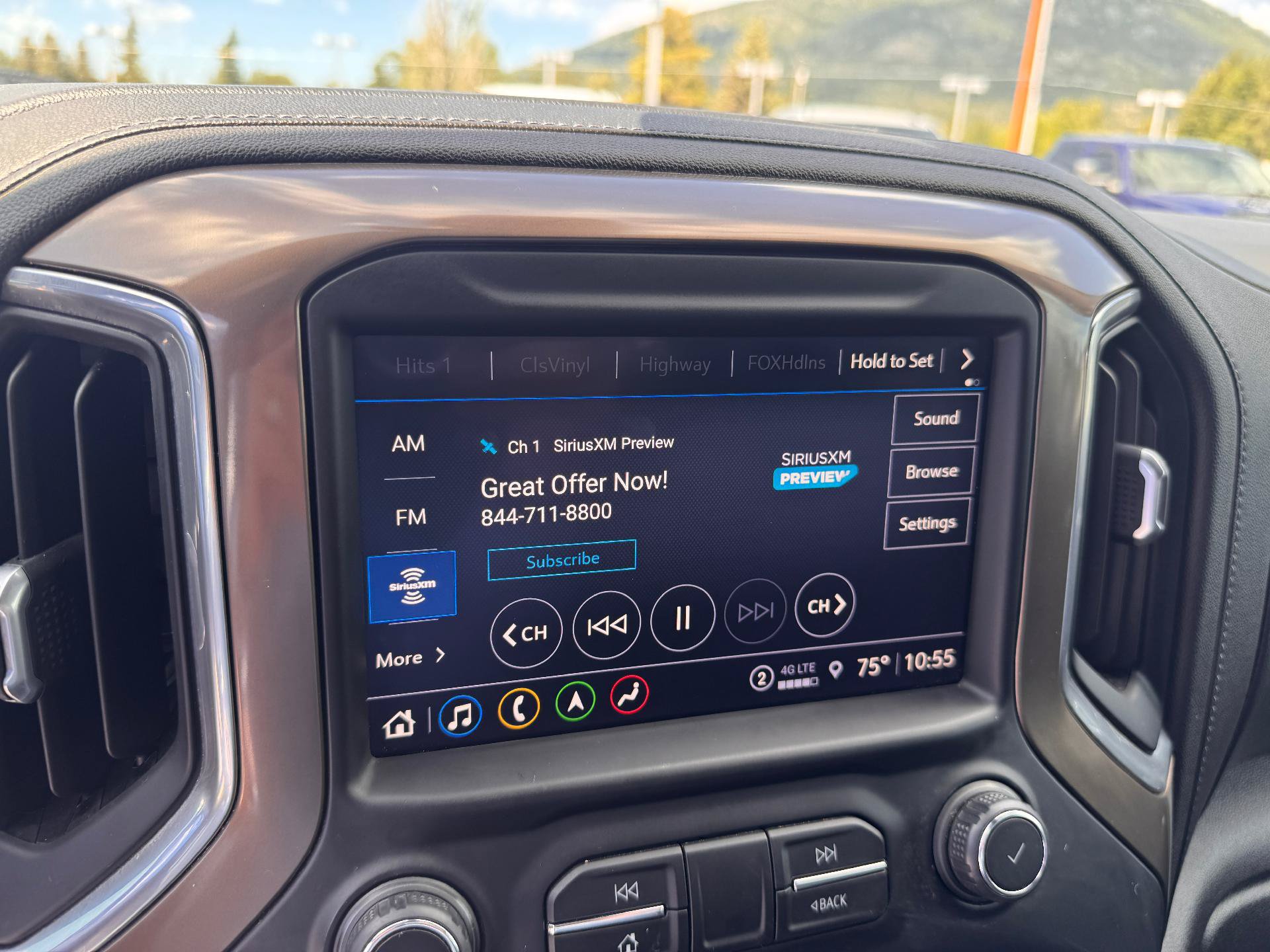 Used 2021 Chevrolet Silverado 1500 High Country w/ Technology Package AWD/4WD image 32
