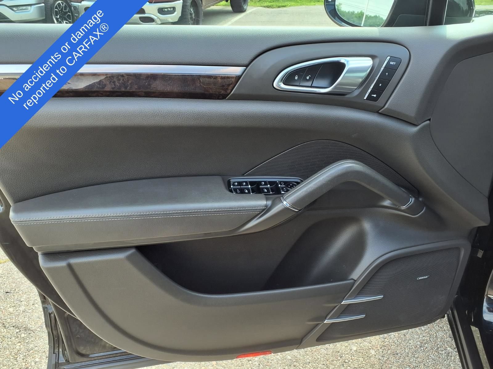 Used 2015 Porsche Cayenne Diesel AWD/4WD image 16