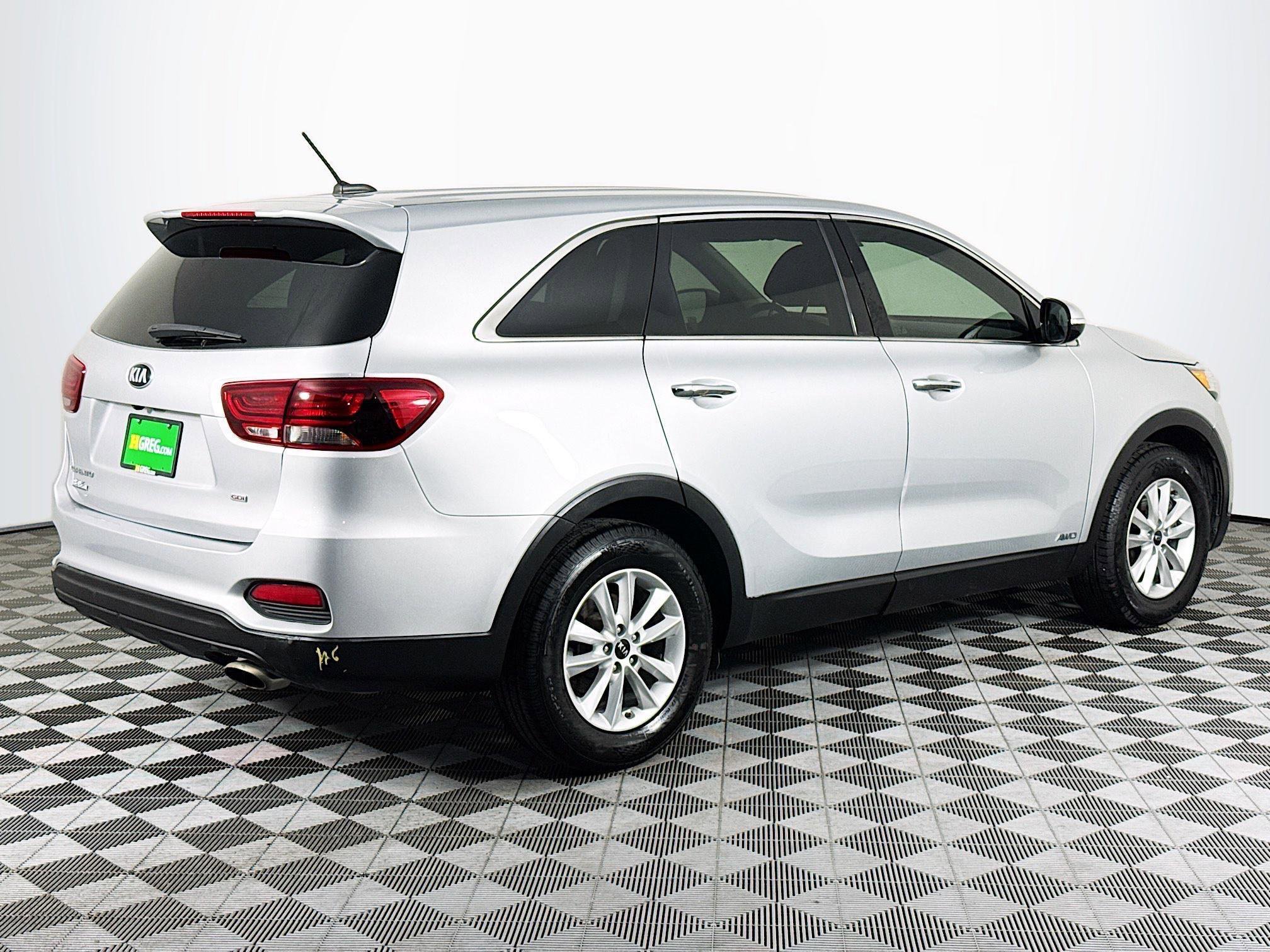Used 2020 Kia Sorento LX image 10