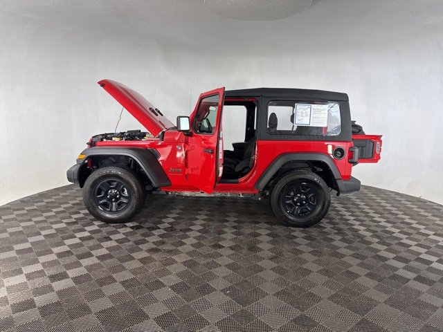 Used 2022 Jeep Wrangler Sport image 9