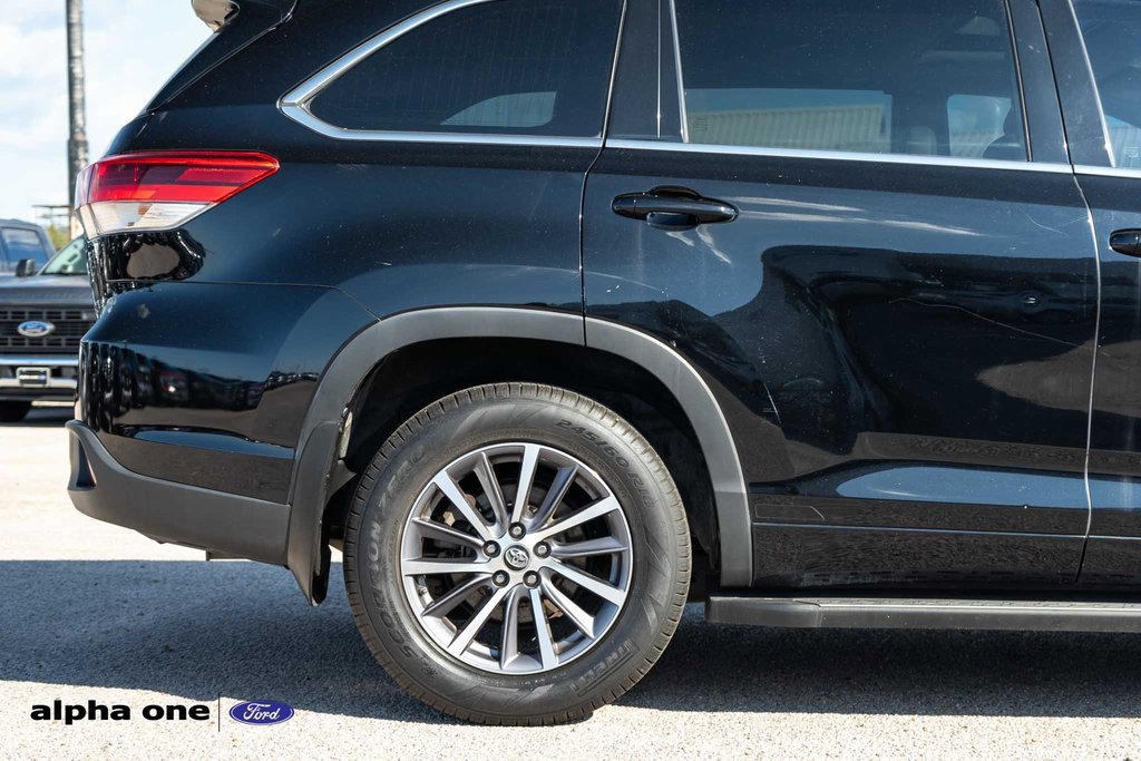 Used 2018 Toyota Highlander XLE image 5