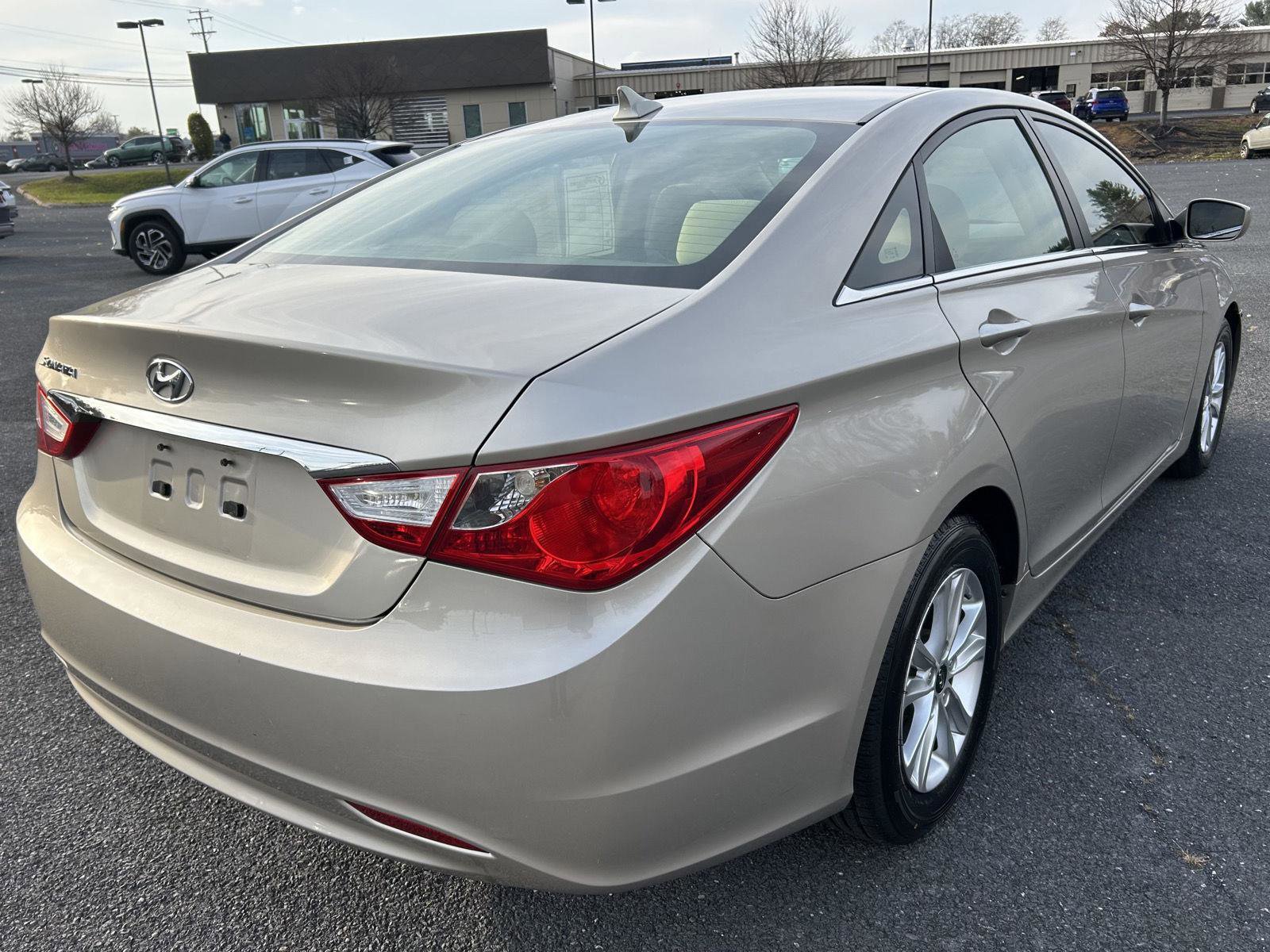 Used 2011 Hyundai Sonata GLS image 7
