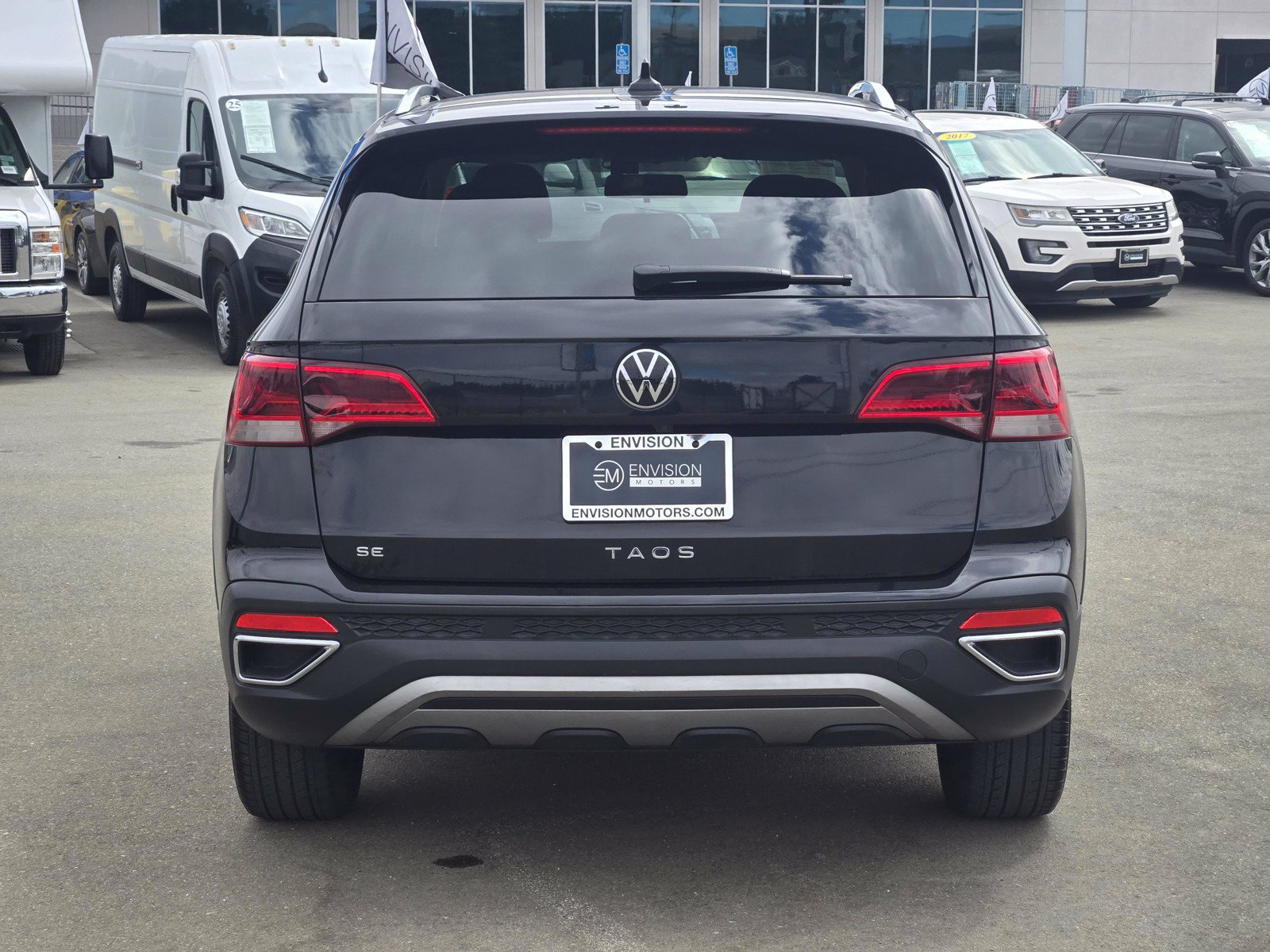 Used 2022 Volkswagen Taos SE FWD image 6