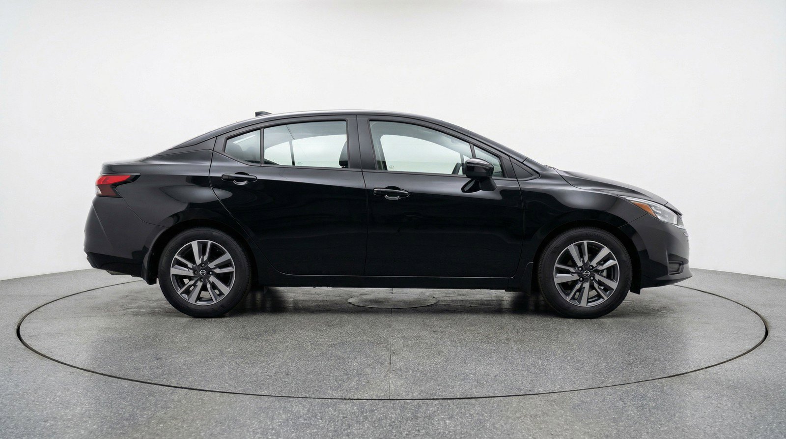 Used 2025 Nissan Versa SV FWD image 11