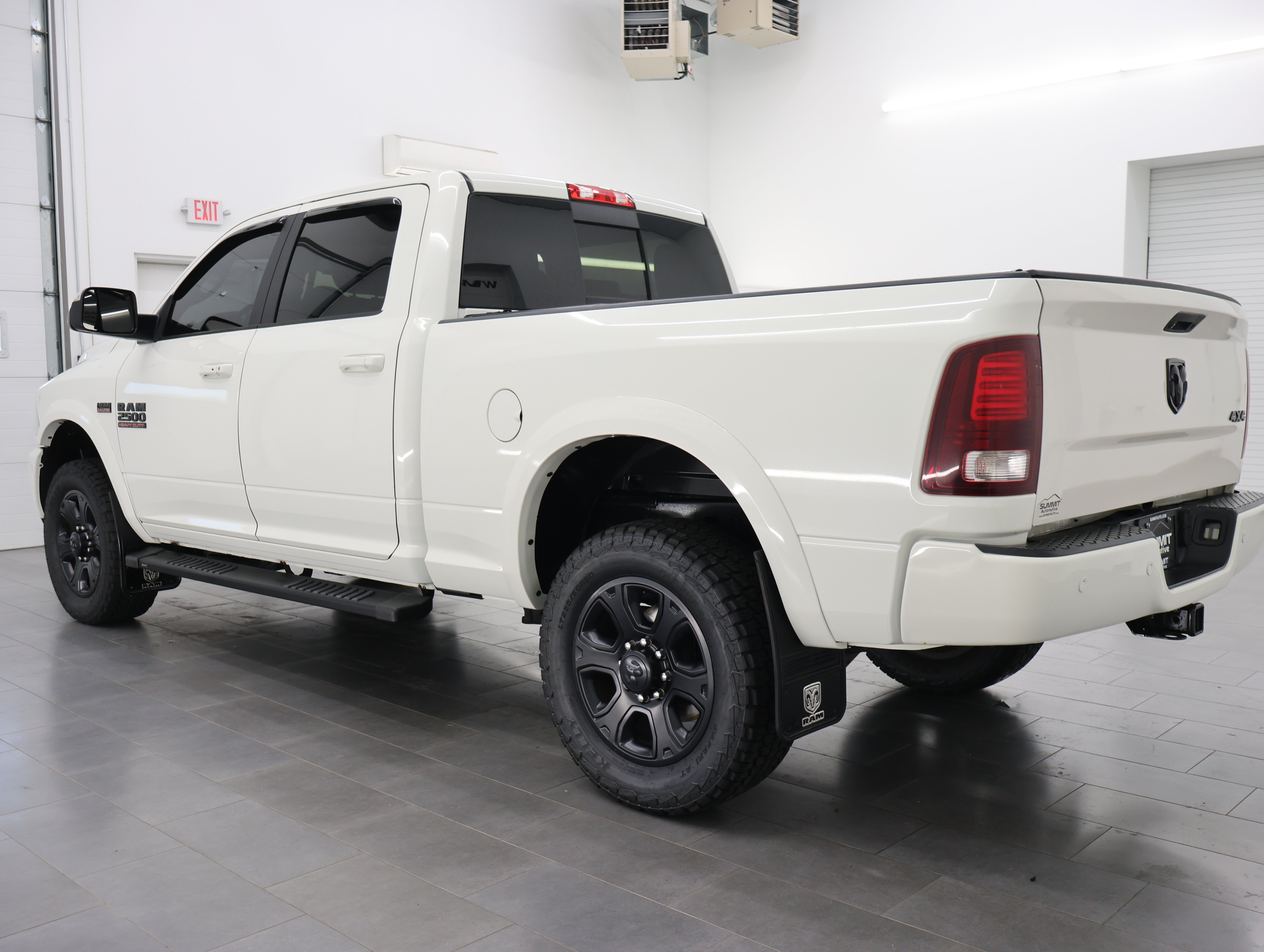 Used 2017 RAM 2500 Laramie w/ Sport Appearance Group AWD/4WD image 6