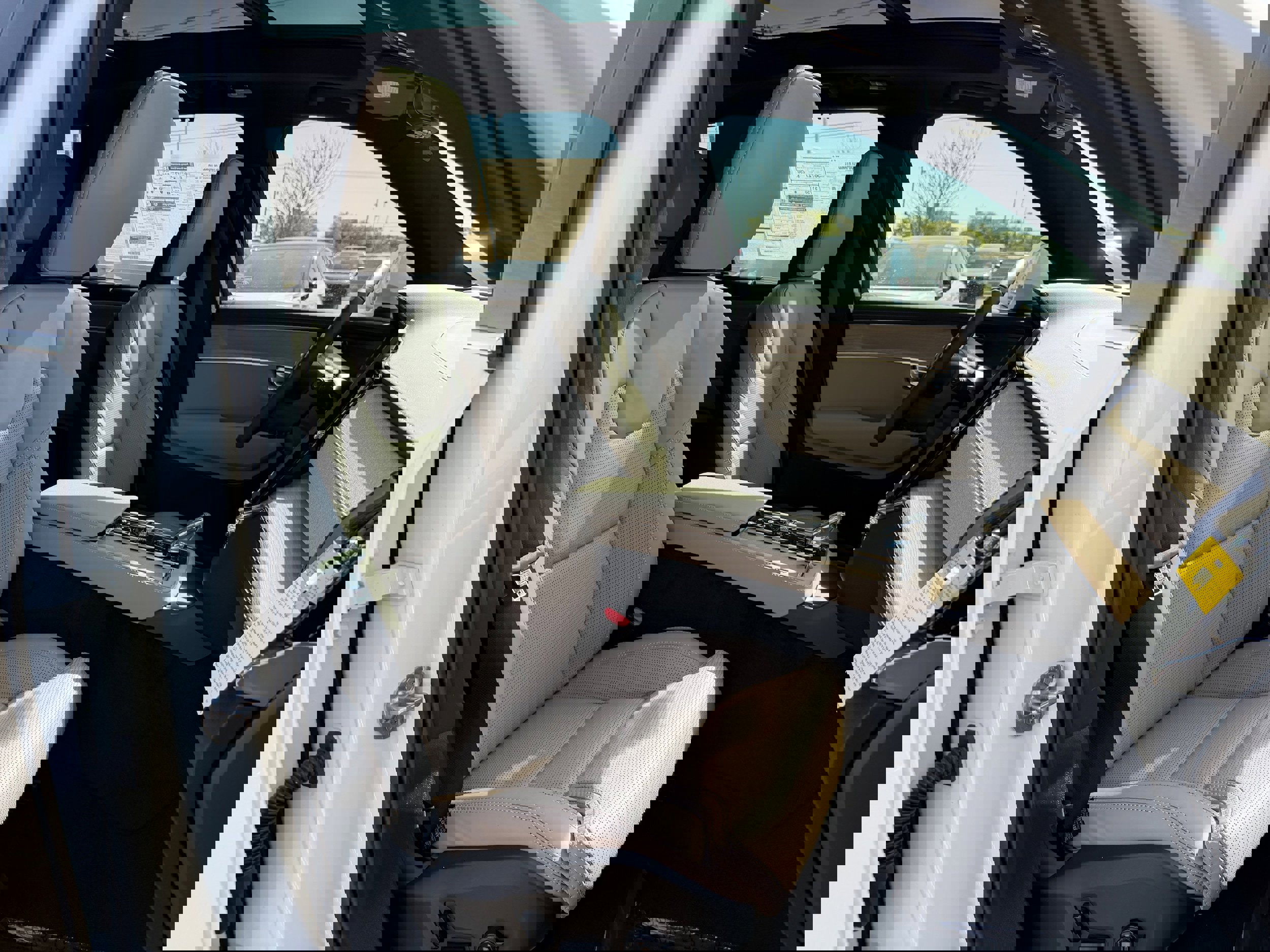 New 2026 Volvo XC90 T8 Ultra w/ Lounge Package image 8