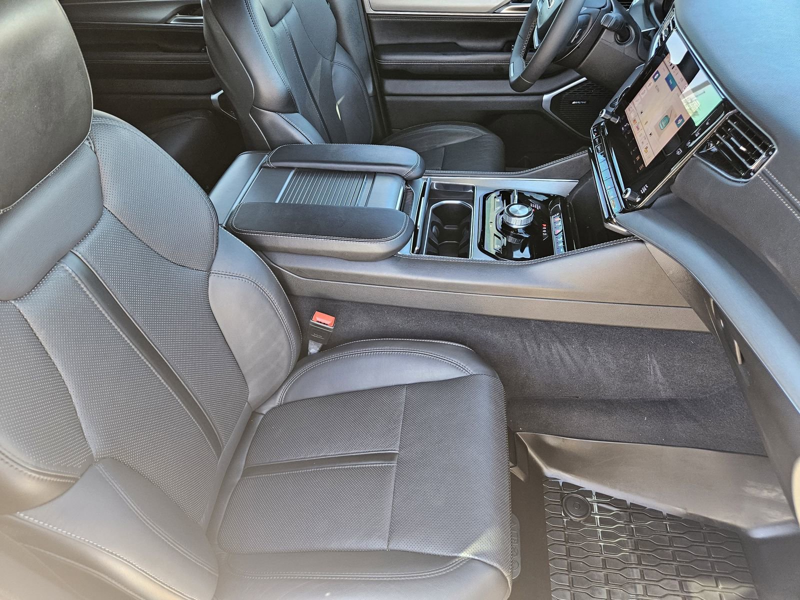 Used 2024 Jeep Wagoneer Series II image 15