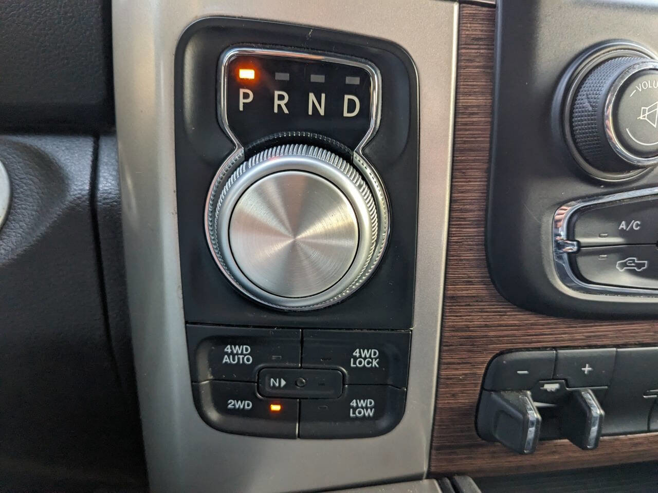 Used 2016 RAM 1500 Laramie w/ Convenience Group AWD/4WD image 28