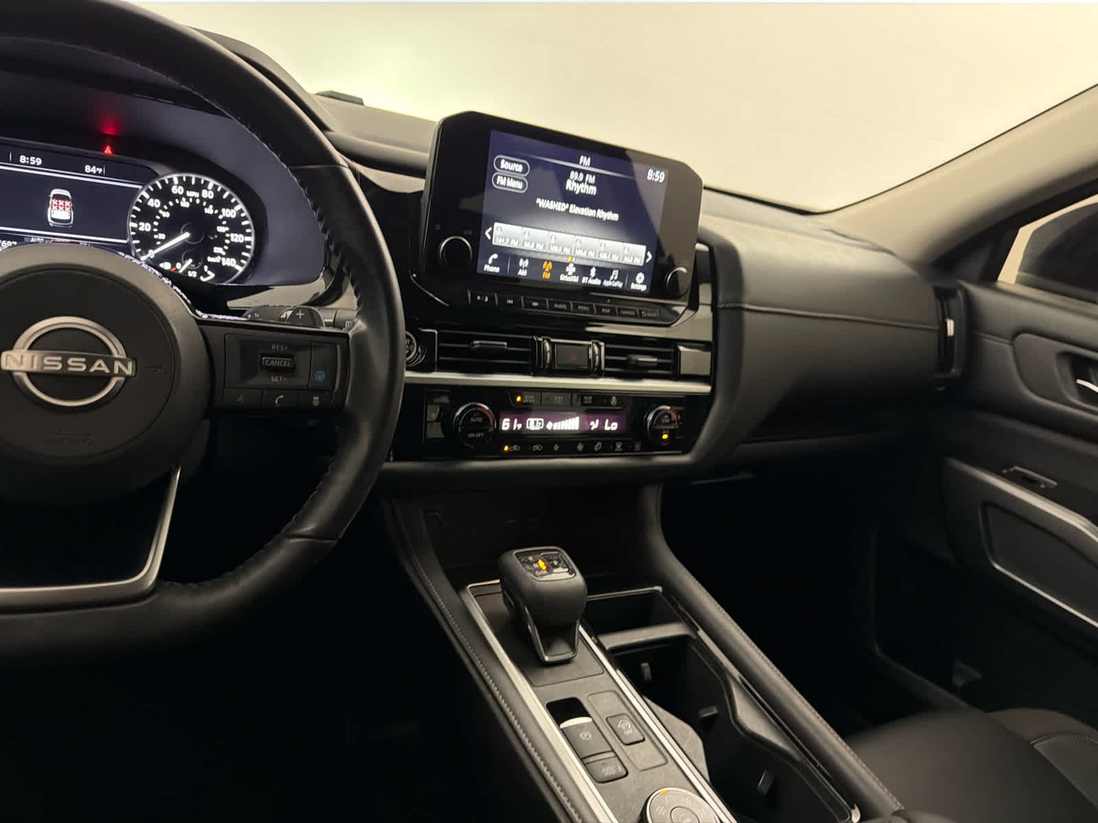 Used 2022 Nissan Pathfinder SL AWD/4WD image 19